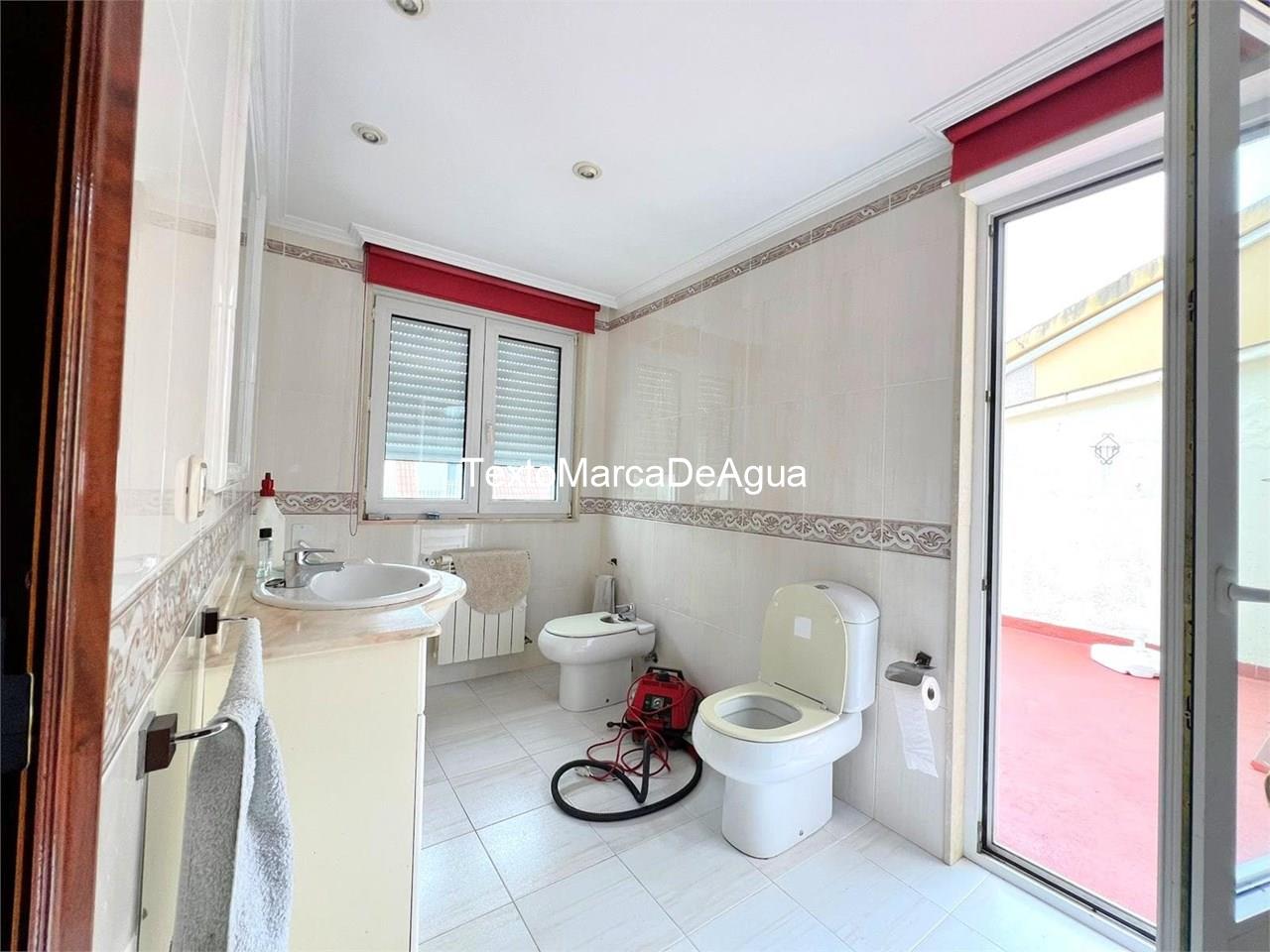 Foto 17 Venta de chalet pareado en Urbanización Os Verxeles