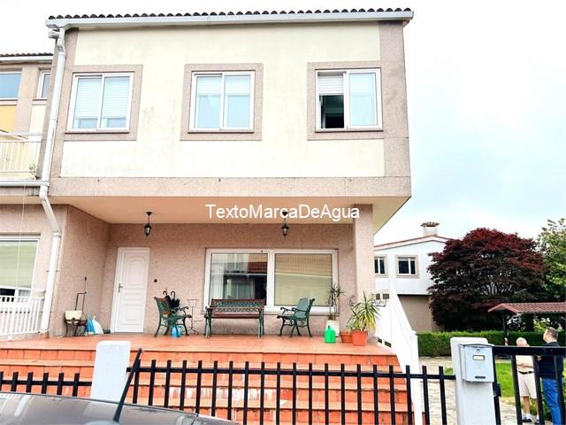 Venta de chalet pareado en Urbanización Os Verxeles - Teo