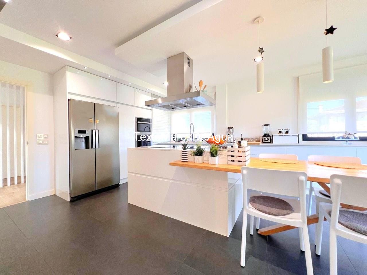 Foto 12 Venta de espectacular CHALET UNIFAMILIAR en Teo