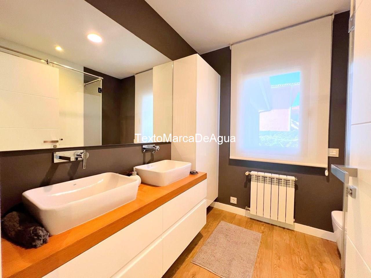 Foto 20 Venta de espectacular CHALET UNIFAMILIAR en Teo