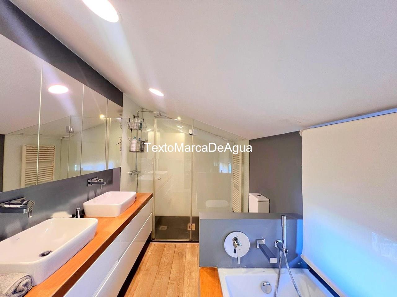 Foto 24 Venta de espectacular CHALET UNIFAMILIAR en Teo