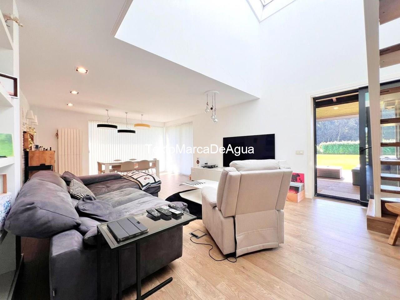 Foto 3 Venta de espectacular CHALET UNIFAMILIAR en Teo