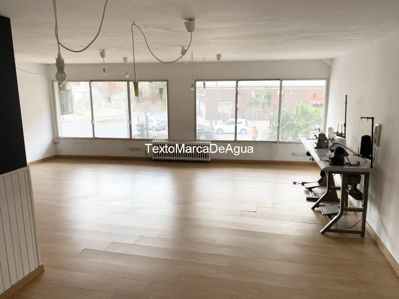 Foto 1 Venta de Local Comercial en Santiago de Compostela - Zona Sar