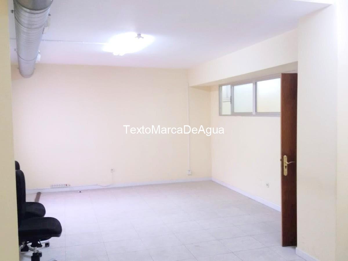 Foto 10 Venta de local comercial en Santiago de Compostela