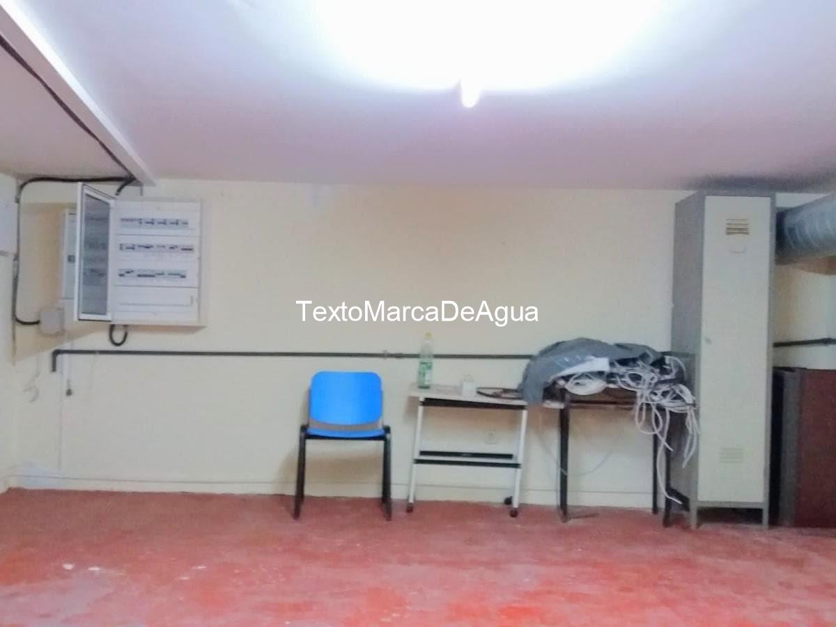 Foto 15 Venta de local comercial en Santiago de Compostela
