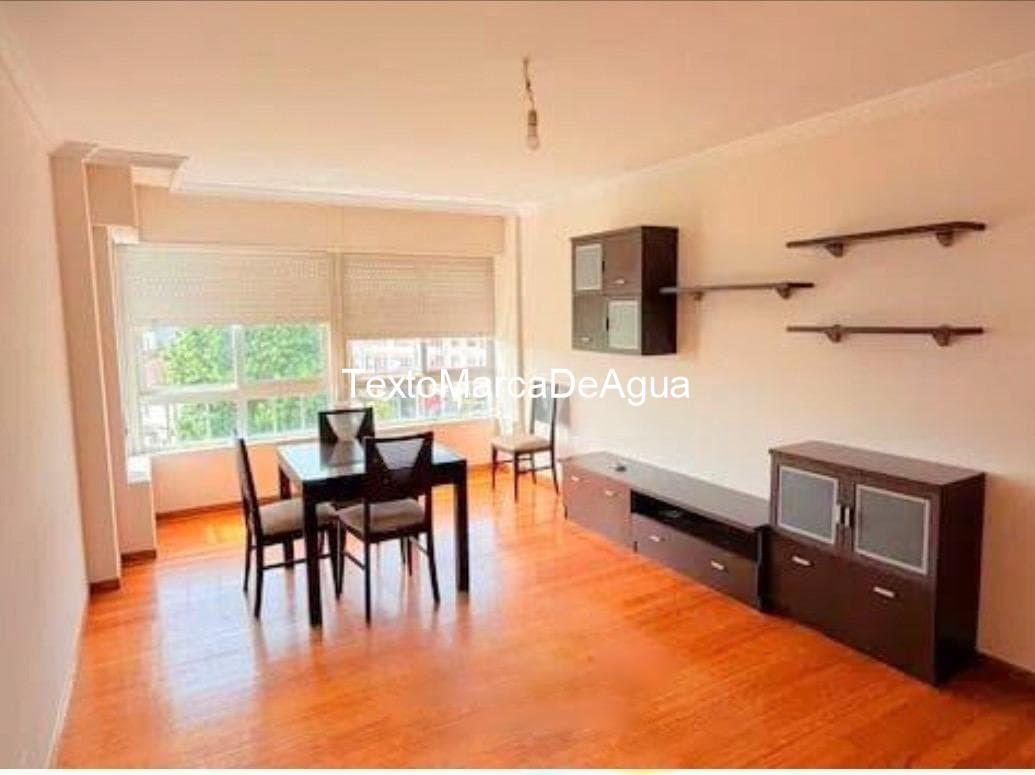 Foto 1 Venta de Piso en el Centro de Bertamiráns