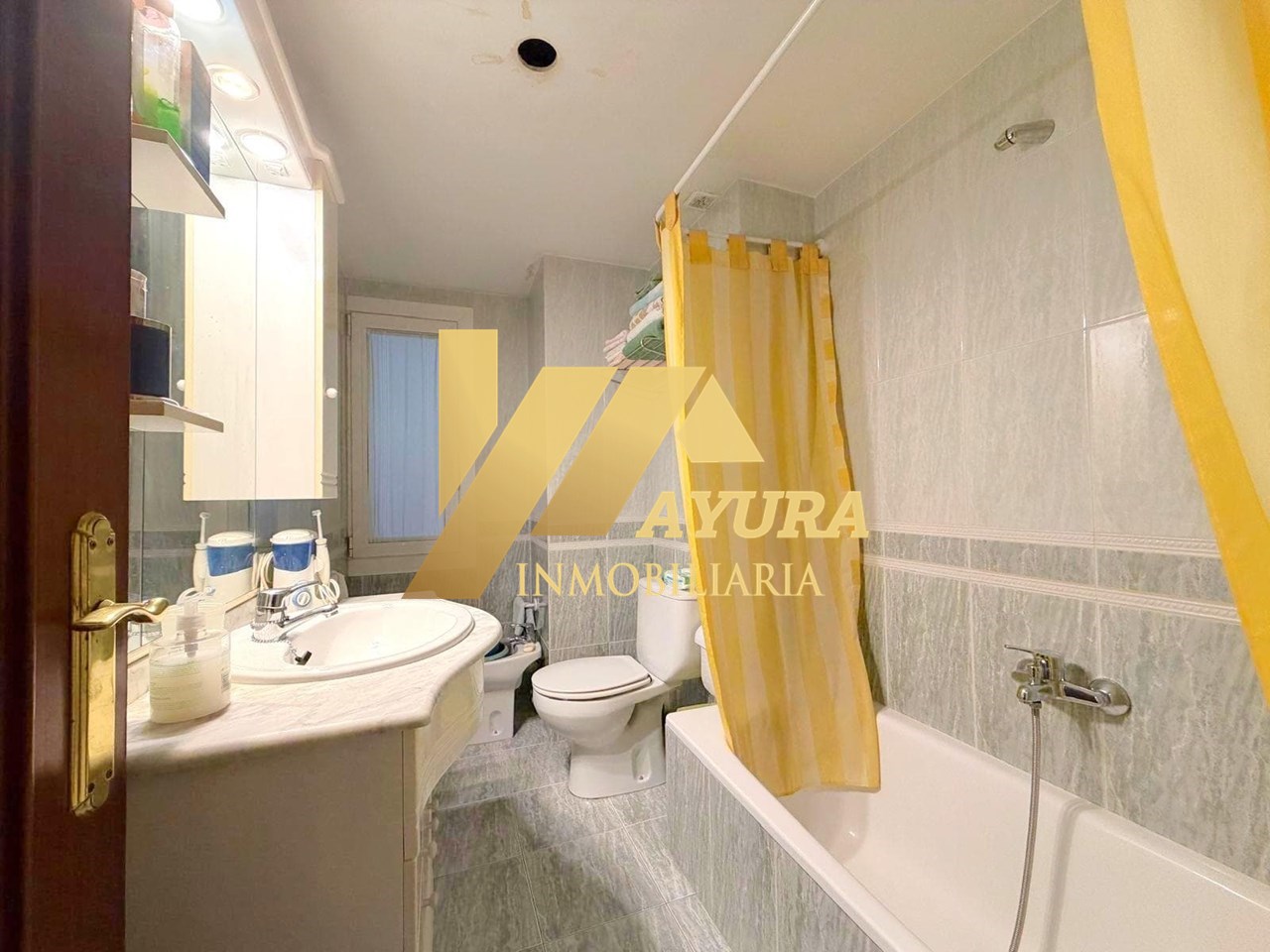 Foto 11 Venta de piso exterior con terraza en el Ensanche de Santiago de Compostela