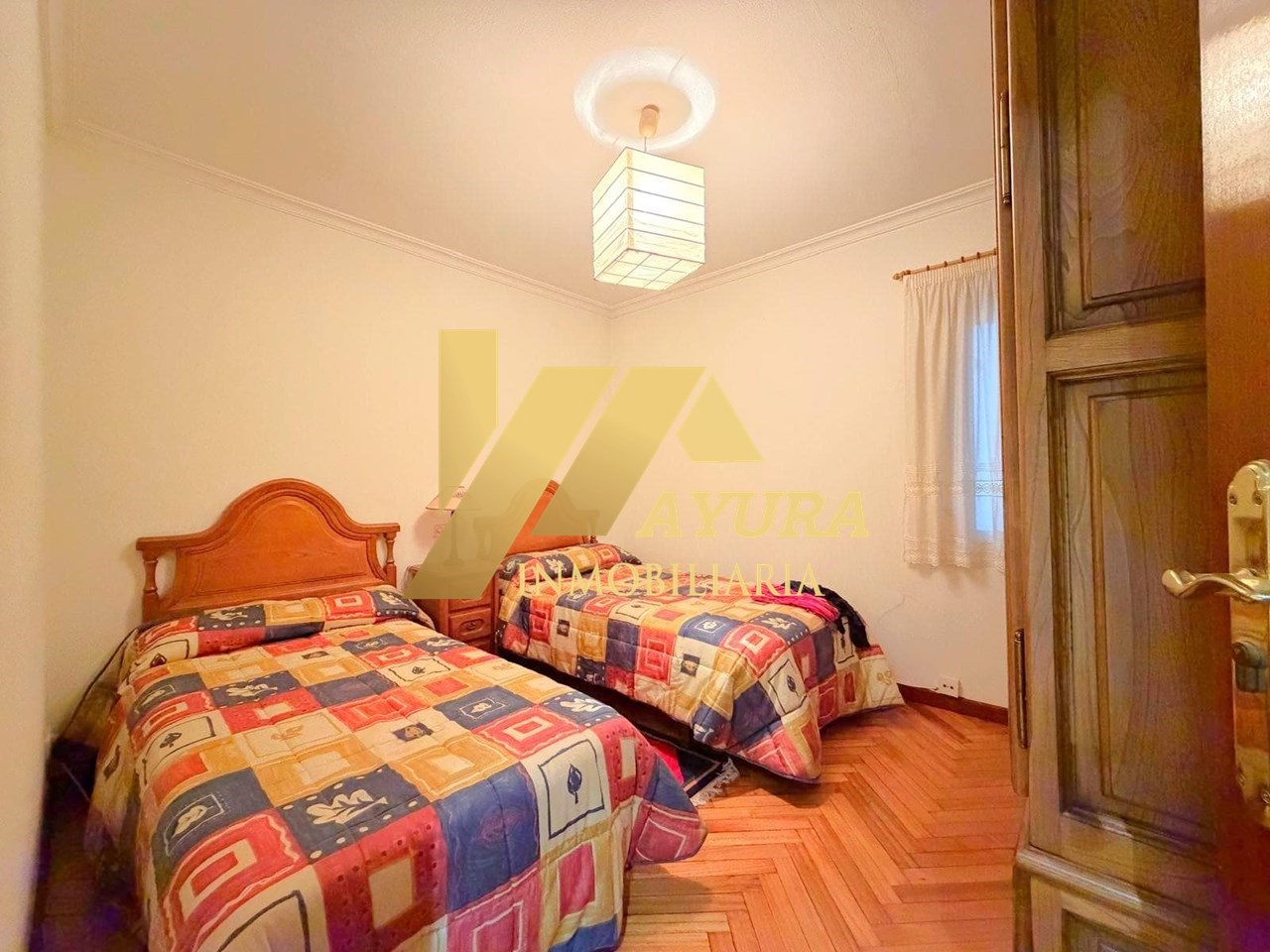 Foto 13 Venta de piso exterior con terraza en el Ensanche de Santiago de Compostela
