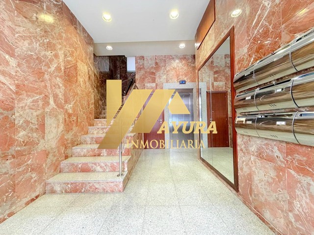 Venta de piso exterior con terraza en el Ensanche de Santiago de Compostela