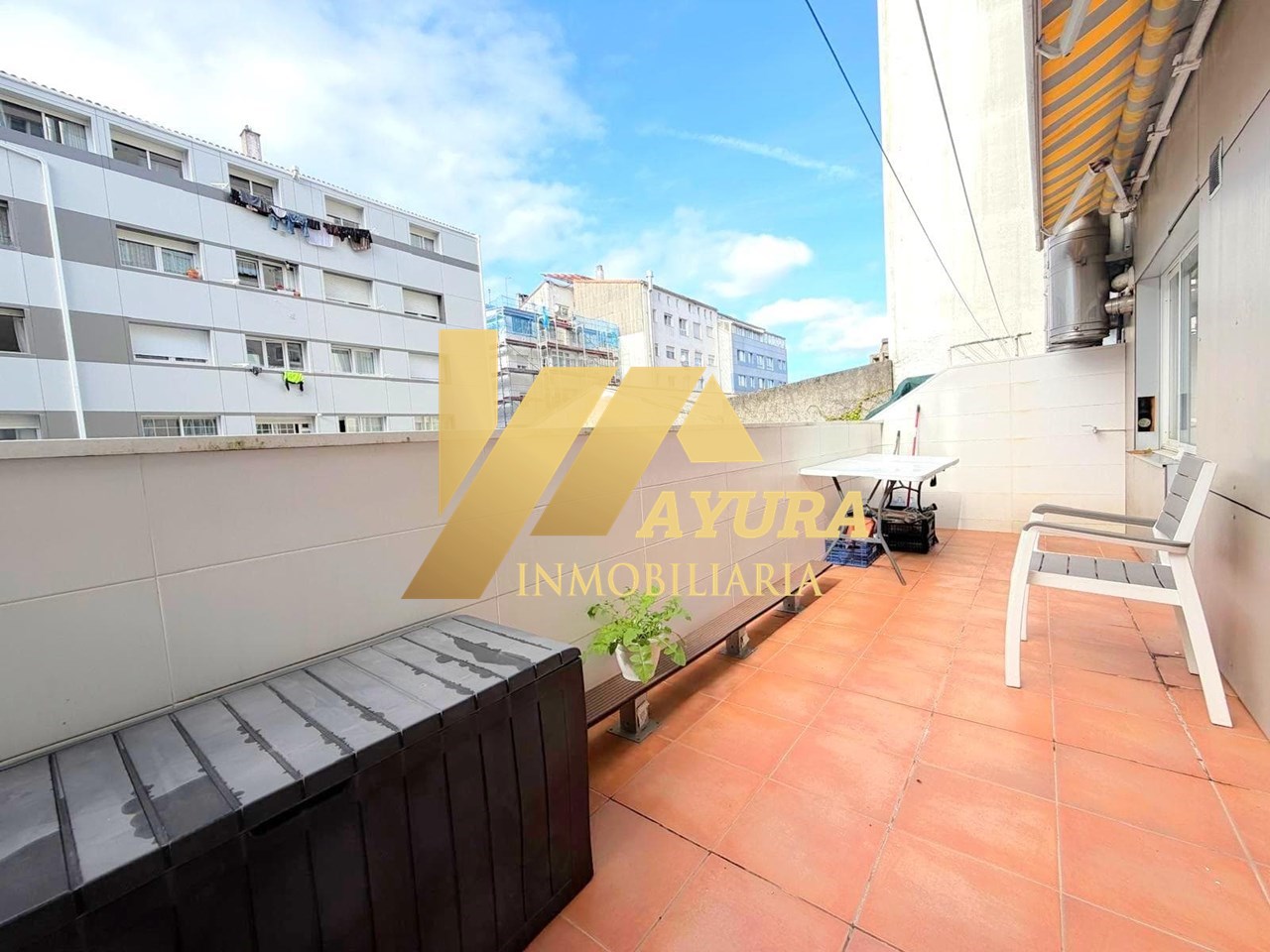 Foto 21 Venta de piso exterior con terraza en el Ensanche de Santiago de Compostela