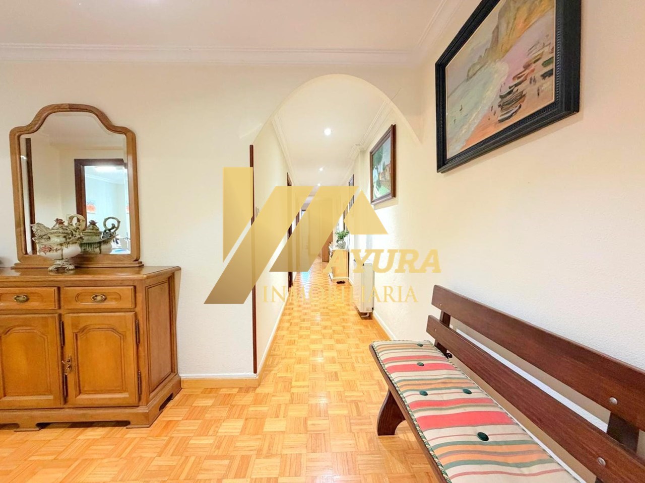 Foto 3 Venta de piso exterior con terraza en el Ensanche de Santiago de Compostela