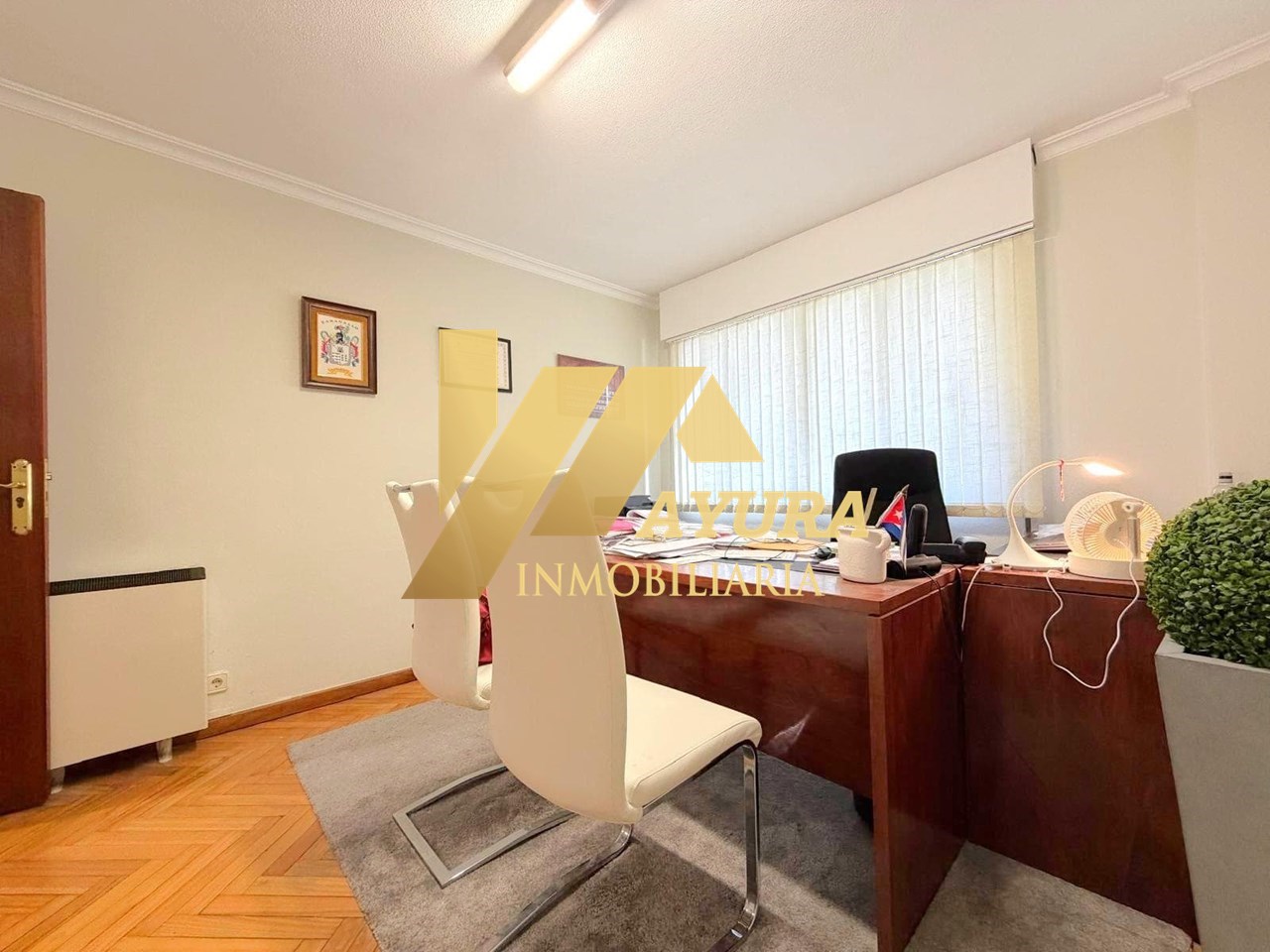 Foto 5 Venta de piso exterior con terraza en el Ensanche de Santiago de Compostela