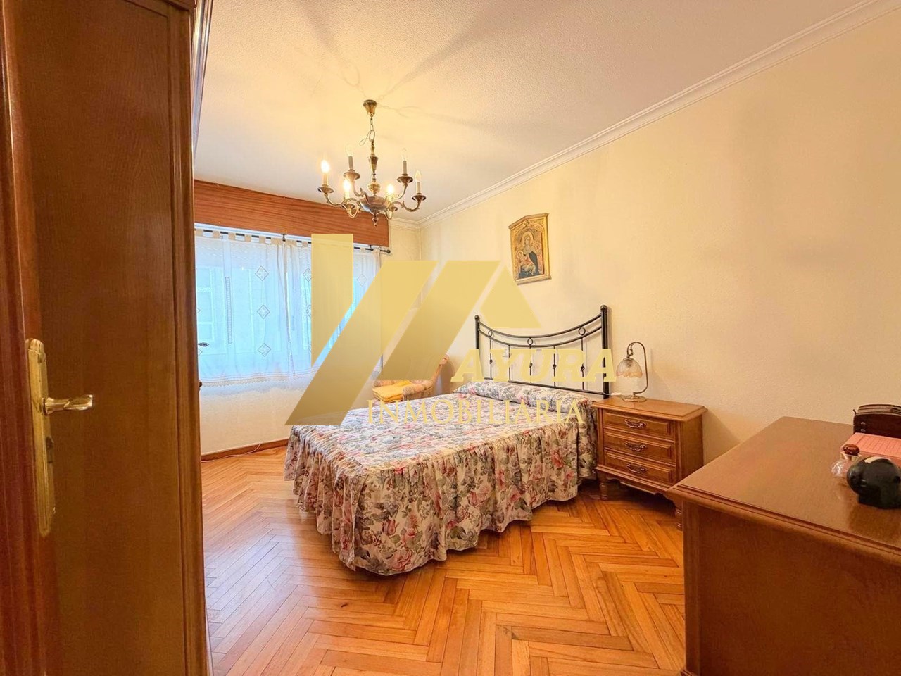 Foto 9 Venta de piso exterior con terraza en el Ensanche de Santiago de Compostela